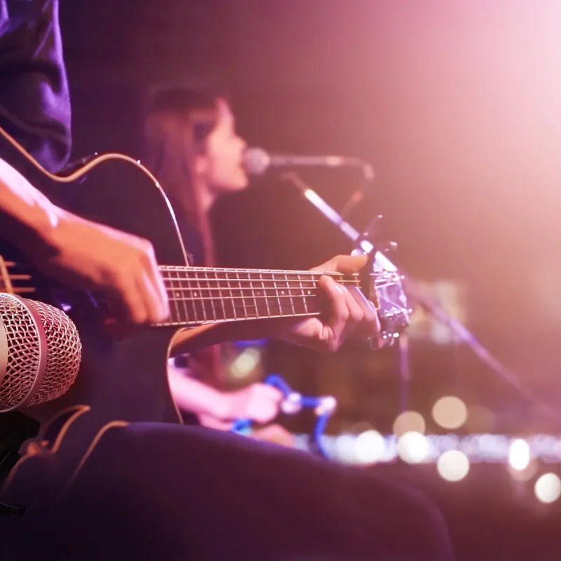 Guitarist-on-stage-for-backgro